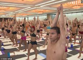 Bikram Yoga Not Just For Cranks And Yummy Mummies Why Doctors Believe Everything From Bad Backs To Depression Can Be Cured By Hot Yoga Daily Mail Online