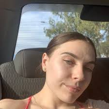 cute lil car selfie 🤍