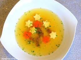 Eine Leichte Klare Suppe Ist Die Perfekte Vorspeise Zu Weihnachten Sie Kann Prima Vorbereitet Und Suppe Mit Eierstich Klare Suppe Mit Eierstich Klare Suppe