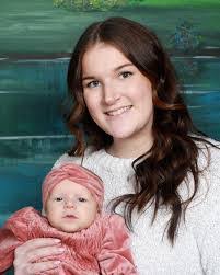 Camryn Wells's Instagram, Twitter & Facebook