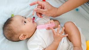 En homéopathie, natrum muriaticum (chlorure de sodium ou sel de mer) est souvent prescrit pour soigner les tous premiers symptômes d'une rhinopharyngite avec éternuements. Antibiotiques Bebe Antibiotiques Chez Bebe Mode D Emploi Magicmaman Com