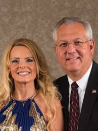 Murray Weaver's Instagram, Twitter & Facebook