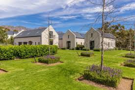 Maybe you would like to learn more about one of these? 6 Bedroom House For Sale By Pam Golding Properties In Franschhoek Set In The Intimate L Avenue De Franschhoek Secu 6 Bedroom House Franschhoek Luxury Property