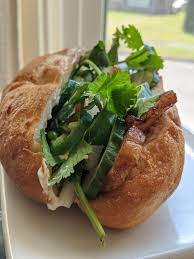 It consists of four main islands. 40 Sandwiches 7amkickoff