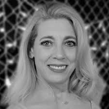 How well do your next door neighbour?? 👀 New episode “The Couple Next  Door” available now @starz