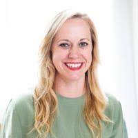 Carrie Isaacson's Instagram, Twitter & Facebook