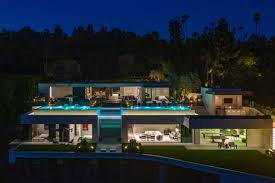 Cuando la dueña de unos terrenos cercanos a la vivienda de ishidzu aparece brutalmente asesinada junto a varios de sus gatos, los dos policías se ven envueltos en una complicada investiga la mansión de. California Page 47 Of 79 Luxury Houses