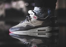 Nike Air Max 1 Lcd Pack Chino Flamingo Pink 2007 By Eskalizer187 Nike Running Shoes Women Nike Air Max Nike Shoes Women