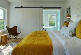 En suite bathroom is a private bathroom connected exclusively to the bedroom, often to the master bedroom or a guest room. What Is An En Suite Bathroom