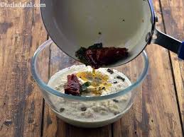 Coconut Chutney Idlis And Dosas 6 Varieties Thangai Chutney Recipe In 2020 Chutney Chutney Recipes Recipes