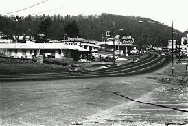 Tunnel Rd Probably Late 1970s Early 1980s Looks Like A Late 1970s F Series Truck In The Motel Parking Vintage Asheville Western Nc Asheville North Carolina