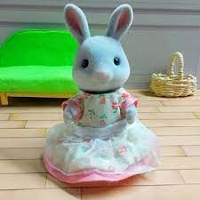 少し前に 春 夏用の新しい服を作りました ｪ ちょっぴりドレス風です 生地が厚くなってしまったので 上下を分けました シルバニアファミリー シルバニア シルバニア大好き シルバニアハンドメイド シルバニア服 syl teddy bear teddy