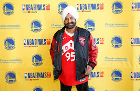 On friday, nav bhatia came one of the first honourees of a new superfan gallery at the basketball hall of fame. Raptors Superfan Nav Bhatia Thinks Team Shouldn T Retire Kawhi Leonard S Jersey Complex