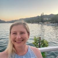 Marnie Evans's Instagram, Twitter & Facebook