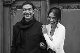 Dalam bahasa inggris, ucapan selamat disebut dengan expression of congratulation. Selamat Dimas Djay Tunangan Dengan Faradina Mufti Halaman All Kompas Com