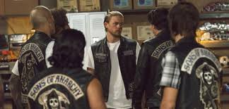 Sons of anarchy is an american action crime drama television series created by kurt sutter that aired from 2008 to 2014. Wir Schauen Sons Of Anarchy Staffel 7 Folge 12