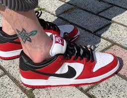 Discover the latest fashion trends with asos. Bq6817 600 Que Vaut La Nike Sb Dunk Low Pro Chicago J Pack