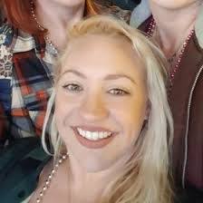 Kari Henson's Instagram, Twitter & Facebook