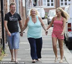 The former atomic kitten singer and i'm a celebrity.get me out of here! Kerry Katona Looks Delighted As She Introduces New Boyfriend Adam To Her Mother Daily Mail Online