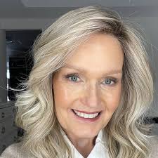 🏒🌎Today in Sports News: Wayne Gretzky. Hockey. Entrepreneur. *FASCIST.  🤷🏻‍♀️✓🚫 What a massive global disappointment.. But good to know now.  @nhl @waynegretzky