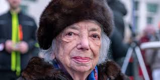 Was kann der mond dafür? Margot Friedlander Wird 99 Judische Allgemeine