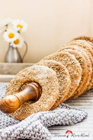 Schwedisches Vollkorn Knacke Mit Haferflocken Sesam Madam Rote Rube Die Landkuche Rezept Knackebrot Selber Machen Vollkorn Mittelalter Essen
