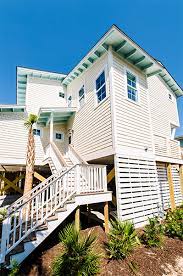 Sc exteriors is your solution for great quality roofing, siding, windows, doors, and crawlspace finishing services. Siding Repair Replacement Installation Charleston Sc Vinyl Siding Repair Holy City Exteriors