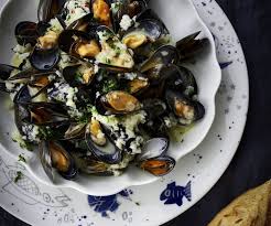 Mydia Me Saltsa Leykoy Krasioy Kai Kremas Galaktos Recipe In 2020 Mussels Recipe White Wine Mussels Recipe Thermomix Recipes