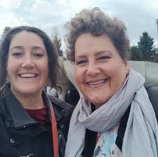 How can Canadians book Hurtigruten shore excursions in advance without  being charged in US dollars?