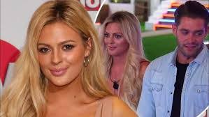 Danielle Sellers's Instagram, Twitter & Facebook