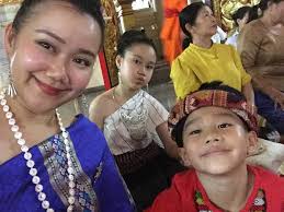 ຄອບຄົວໄຊມຸງຄຸນ Lovely Vietnamese