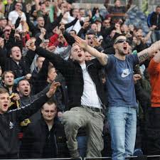 Sie sind hooligans und keine fußballfans. Frankfurter Attackieren Dresdner Fans Eintracht