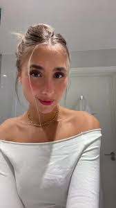 Lashae Phillips's Instagram, Twitter & Facebook