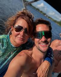 Not a boat day today but I wish it were! Throwback to a #SundayFunday with  my fam