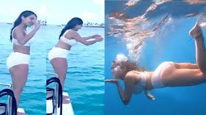 362,458 underwater stock video clips in 4k and hd for creative projects. Sara Ali Khan Hot Swimming Underwater In Bikini At Maldives Youtube