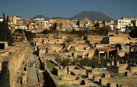 L'eruzione, che nel 79 d.c. Eruzione Vesuvio 79 I Corpi Degli Abitanti Di Ercolano Esplosero Dall Interno