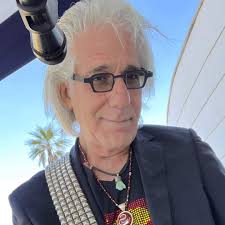 Here's my version of the Jimi Hendrix tune Purple Haze. as many of you  know, this is arguably his most famous song, this song has been chewed up  and spat out so