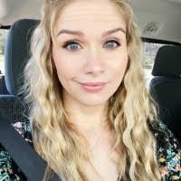 Amanda Layton's Instagram, Twitter & Facebook