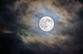 Du très positif au très négatif. Ce Jeudi 28 Janvier Brillera La Premiere Pleine Lune De 2021 Voici Ses Effets