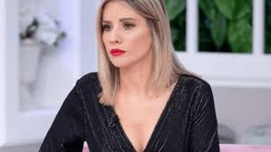 Gündemi takip etmek, ya da sevdiğiniz bir diziyi izlemek için yakınınızda her zaman bir televizyon bulunmayabiliyor. Esra Erol Da Bugun Tamami Tek Parca 19 Kasim 2020 Persembe Atv Canli Izle Haberler Ankara