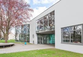 Hier finden sie die öffnungszeiten und ausstattungsmerkmale der kasseler sparkasse, beratungscenter oberzwehren altenbaunaer straße 112 a in 34132 kassel. Georg August Zinn Schule Europaschule Documenta Stadt Kassel