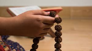 માળાથી મંત્ર જાપમાં આ ભૂલ કરતાં હોવ તો આજે જ સુધારી દેજો, તો જ પ્રાપ્ત થશે પ્રભુની કૃપા | rules to chanting mantras your wish will be fulfilled know more