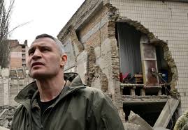 Vitaly Klitschko's critics come out swinging over boxing champ's record as Kyiv  mayor – POLITICO