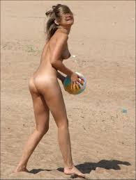 海外のヌーディストビーチで見つけた可愛い女の子たち（全裸） - ポッカキットポッカキット