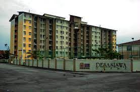 35 min from penang by bus , 20 min from butterwoth by bus or taxi. Utama
