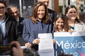 Primera mujer candidata independiente a la presidencia de méxico. Margarita Zavala Pide Registro Para Formar Un Partido Politico