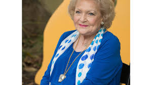 See A Few Of Betty White S Best Jewelry Looks National Jeweler