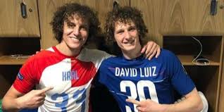 Após ser mandado embora do são paulo ainda na categoria infantil sob a justificativa de que era muito baixo, 2 david luiz foi convidado para um teste nas categorias de base do vitória aos 14 anos. David Luiz Von Chelsea Trifft In Europa League Seinen Doppelganger