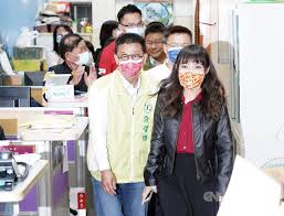 This variant is adopted by japanese shinjitai. Q71um1skm7rwum