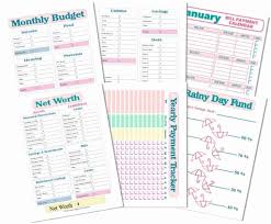 Due date, price, bill item, 12 monthly columns 17 Free Budget Printables To Manage Your Money In 2021